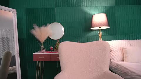 Hailey online show from 12-03-25, 04:20