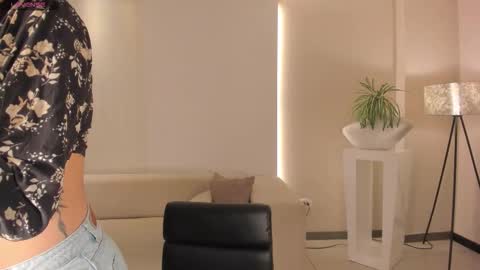 Hailey online show from 01-11-26, 11:26