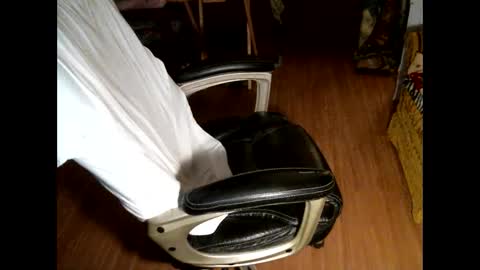 hairybear813 online show from 11-28-25, 02:20