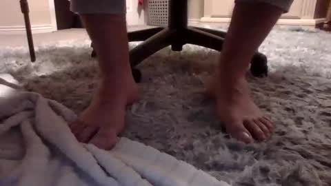 Hairy Daddy Feet online show from 11-18-25, 01:11