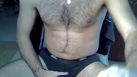 Snapshot of hairydaduncut chatting on 12-22-25, 12:57 hairydaduncut online show from 12-22-25, 12:57