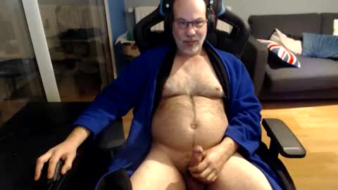 Snapshot of hairyman54 chatting on 11-23-25, 06:19 hairyman54 online show from 11-23-25, 06:19