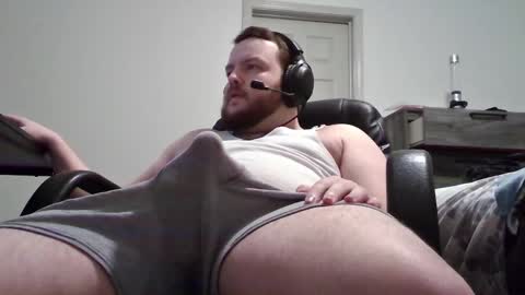 Snapshot of hairymikey chatting on 12-31-24, 11:17 hairymikey online show from 12-31-24, 11:17