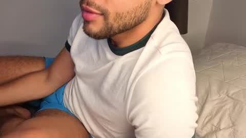 Independent       model  online show from 11-04-25, 12:21