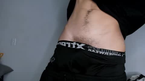 Snapshot of halan_jr chatting on 12-18-24, 12:32 halan online show from 12-18-24, 12:32