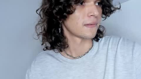 Snapshot of halan_jr chatting on 12-26-24, 11:35 halan online show from 12-26-24, 11:35