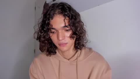 Snapshot of halan_jr chatting on 01-17-25, 04:06 halan online show from 01-17-25, 04:06