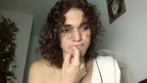 Snapshot of halan_jr chatting on 01-20-25, 01:18 halan online show from 01-20-25, 01:18