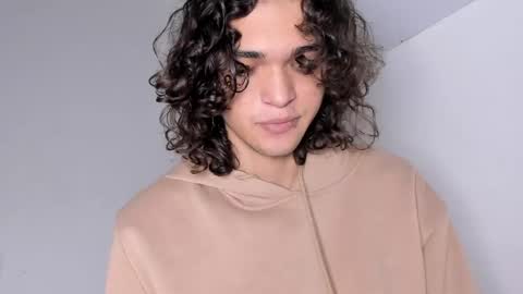 Snapshot of halan_jr chatting on 01-30-25, 11:13 halan online show from 01-30-25, 11:13