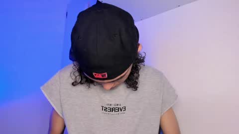 Snapshot of halan_jr chatting on 02-19-25, 05:49 halan online show from 02-19-25, 05:49