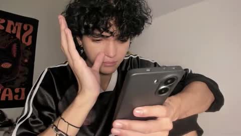 Snapshot of halan_jr chatting on 09-15-25, 11:05 halan online show from 09-15-25, 11:05