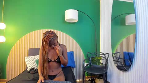 Halley Lorens online show from 09-13-25, 06:18