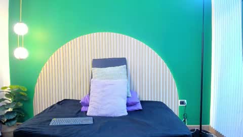 Halley Lorens online show from 11-28-25, 08:00