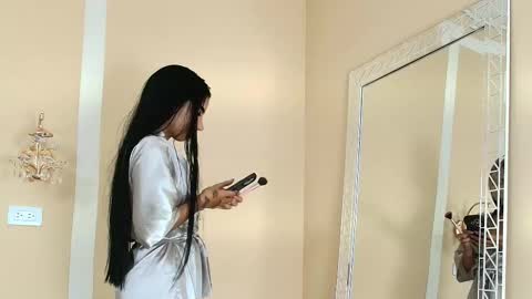 Hallie Stone online show from 12-16-25, 02:44