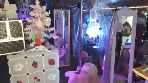 halovalentine online show from 12-07-24, 02:09