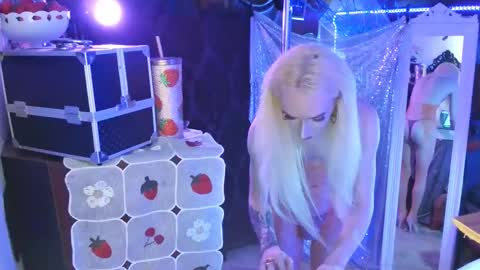 halovalentine online show from 12-30-24, 11:17