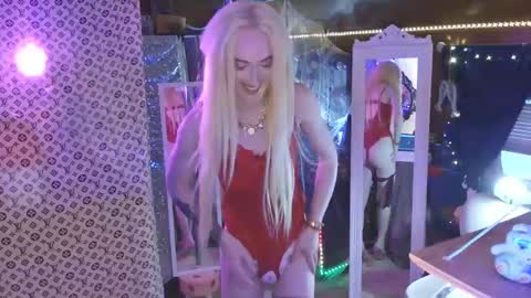 halovalentine online show from 02-11-25, 10:50