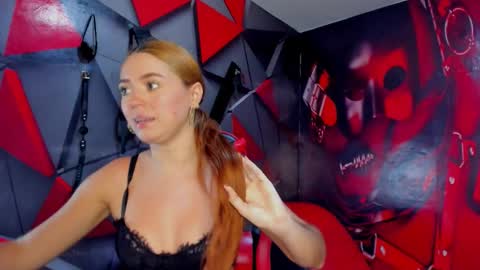 Hana and Zeta online show from 12-19-25, 12:45