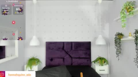 Snapshot of hanaahquinn chatting on 10-31-25, 11:44 hanaahquinn online show from 10-31-25, 11:44