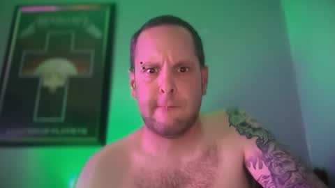 hand_banana_420 online show from 09-17-25, 02:02