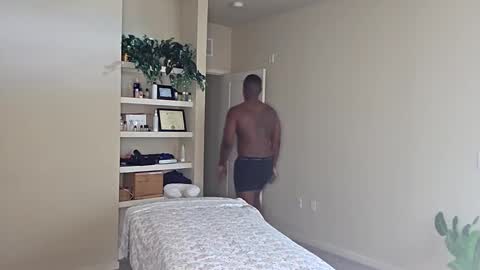 Snapshot of handsallover242 chatting on 09-28-25, 04:23 handsallover242 online show from 09-28-25, 04:23