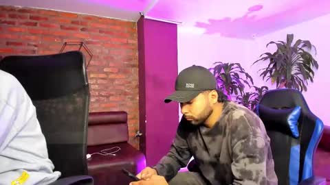 leonardfarrucknick and otis online show from 09-27-25, 01:38