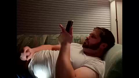 handsomedaddy198923 online show from 10-10-25, 08:13