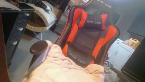 Snapshot of handyman5303 chatting on 01-01-25, 03:46 Handystudman online show from 01-01-25, 03:46