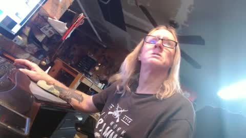 Snapshot of handyman5303 chatting on 02-12-25, 09:43 Handystudman online show from 02-12-25, 09:43