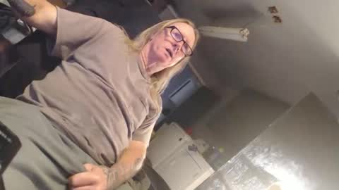 Handystudman online show from 02-05-26, 04:44