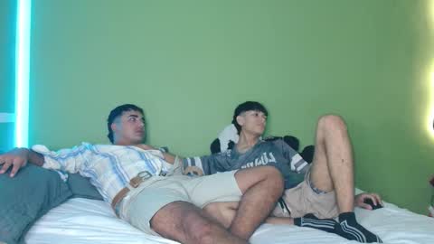 Snapshot of hank_hand chatting on 11-13-25, 01:04 hank_hand online show from 11-13-25, 01:04