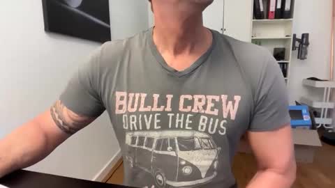 hanky online show from 10-09-25, 06:33