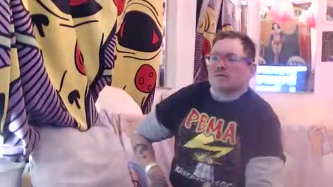 Snapshot of hankrams chatting on 12-14-25, 03:23 hank rams online show from 12-14-25, 03:23