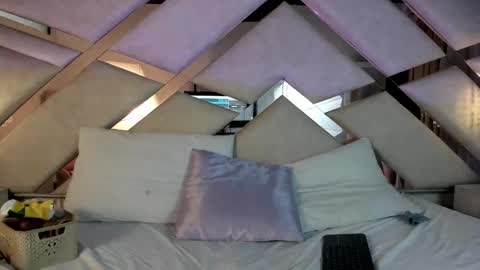  hanna  online show from 02-08-25, 02:58