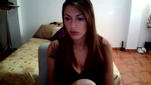 Snapshot of hanna_charming chatting on 12-20-24, 01:00 Hanna charming online show from 12-20-24, 01:00