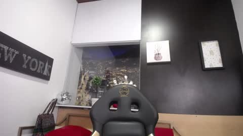 hanna_lamber online show from 01-10-25, 02:57