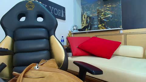 hanna_lamber online show from 02-06-25, 05:35