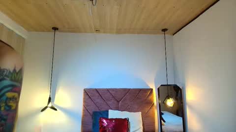  H A N N A  online show from 02-10-26, 07:40