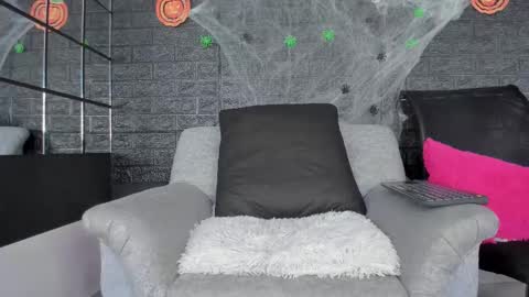 Hanna lens online show from 10-30-25, 04:30