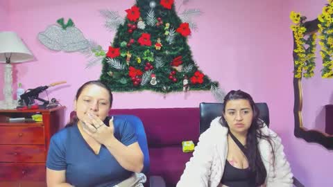 Snapshot of hanna_mature01 chatting on 12-18-25, 01:33 Hanna online show from 12-18-25, 01:33