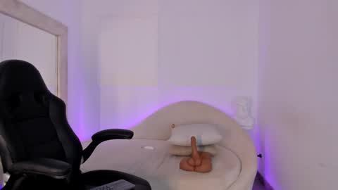 Hanna online show from 03-04-25, 01:45