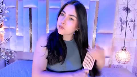 hannacollins_2 online show from 12-22-25, 12:46