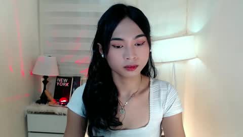 Snapshot of hannah_davis69 chatting on 01-09-25, 03:04 Alex online show from 01-09-25, 03:04