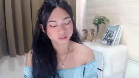 Snapshot of hannah_davis69 chatting on 03-05-25, 02:25 Alex online show from 03-05-25, 02:25