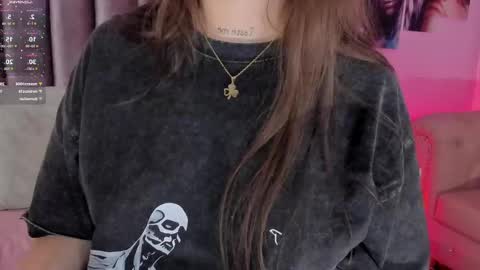 Snapshot of hannah_jonhson_1 chatting on 03-10-25, 05:22 Hannah online show from 03-10-25, 05:22