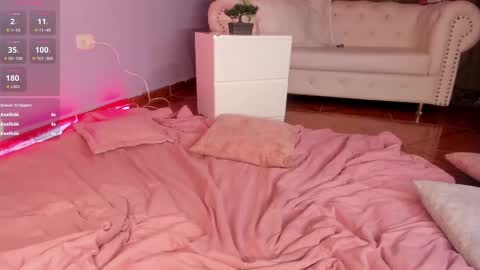 Snapshot of hannah_jonhson_1 chatting on 03-11-25, 07:48 Hannah online show from 03-11-25, 07:48