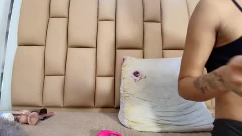 hannah_teehn online show from 12-20-25, 07:10