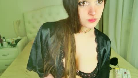 Snapshot of hannah_warren chatting on 02-11-26, 02:49 Kamila online show from 02-11-26, 02:49