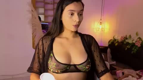 Hannah Williams online show from 10-23-25, 09:57