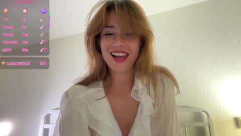 Snapshot of hannahinto chatting on 10-16-25, 03:46 hannahinto online show from 10-16-25, 03:46